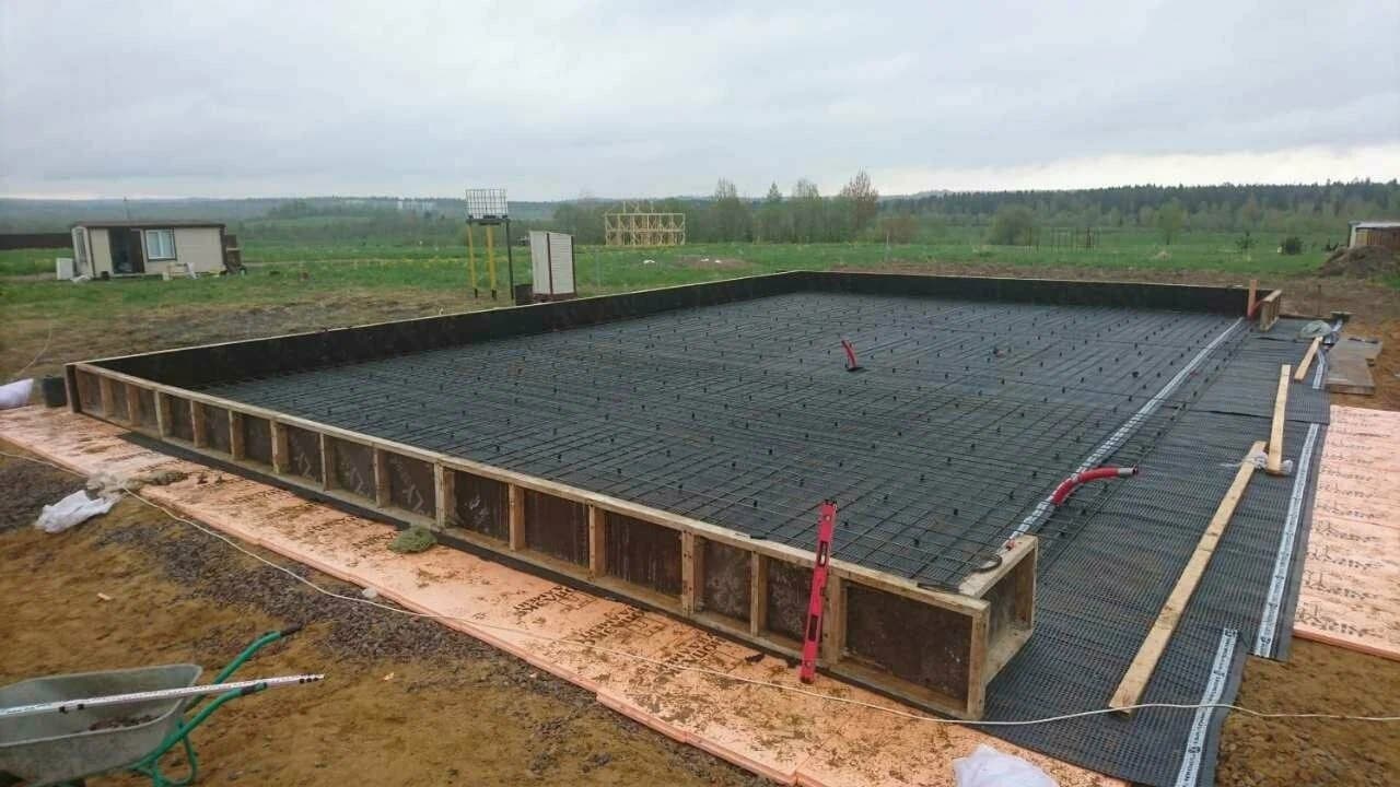 Монолитный фундамент под частный дом